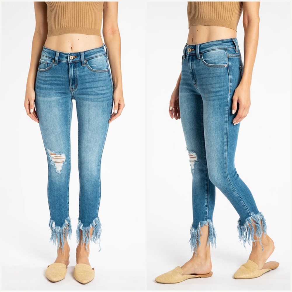 Frayed Ankle Light Wash Jeans - Picture 6 of 7